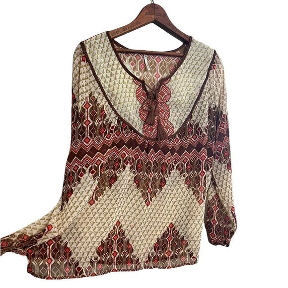 Nine 1 Eight Sheer Lightweight Tassel Top - Picture 2 of 9